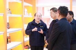 中國(guó)食品工業(yè)協(xié)會(huì)副會(huì)長(zhǎng)陳振傑一行蒞臨洛陽正大調(diào)研指導(dǎo)工作